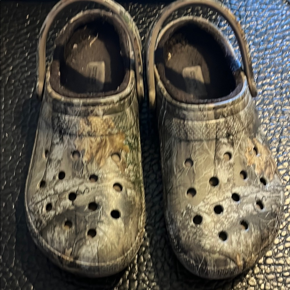 CROCS Green and Brown Water Shoes with Ventilation